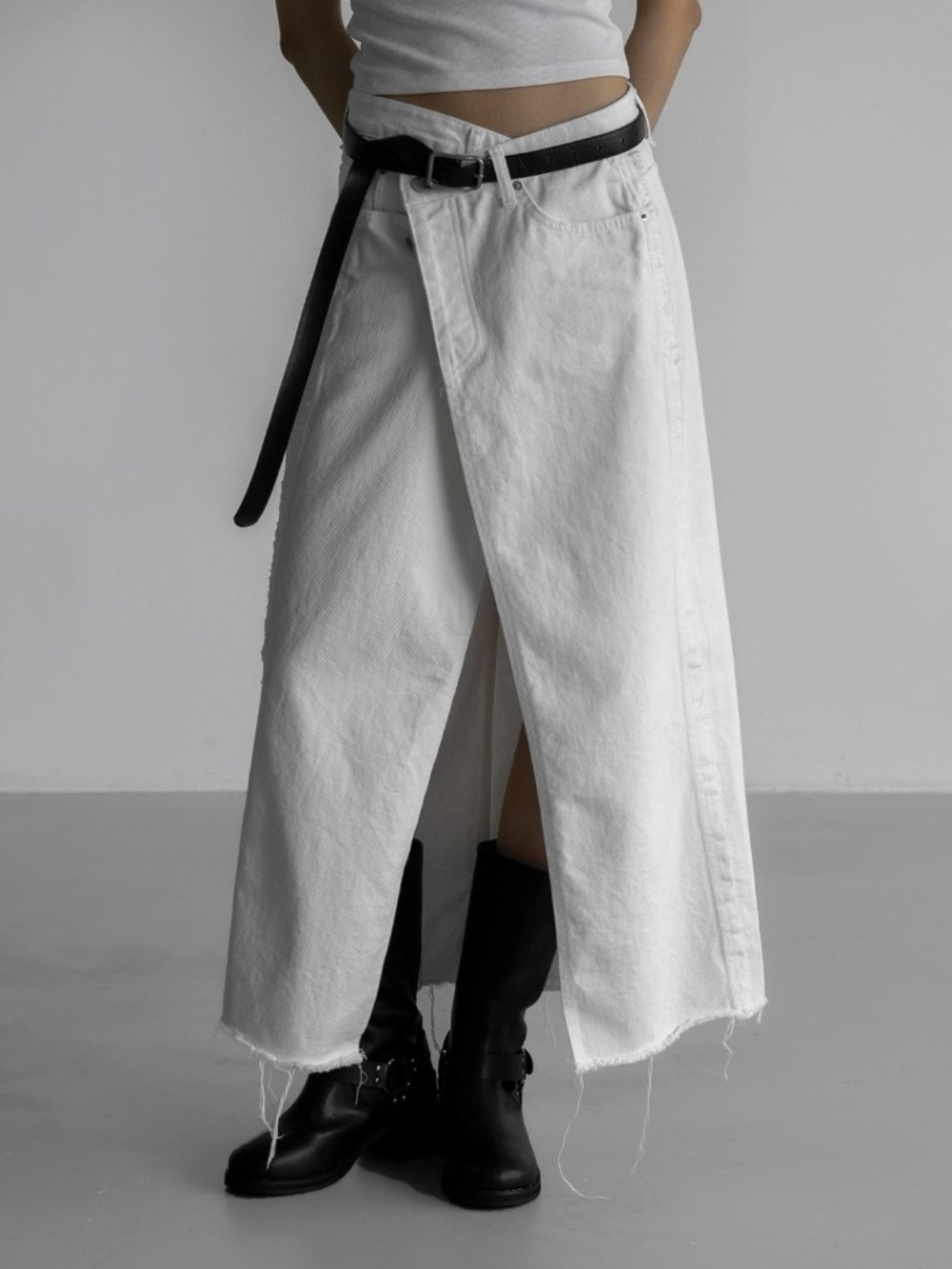 Denim crossed waist white skirt